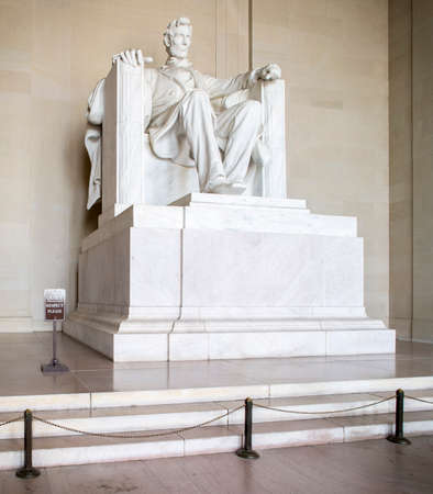 The historic architecture of the Lincoln Memorial in Washington DC, USA.のeditorial素材