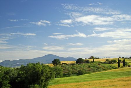  landscape of south Tuscany with volcano Monte Amiata on horizon                               の写真素材