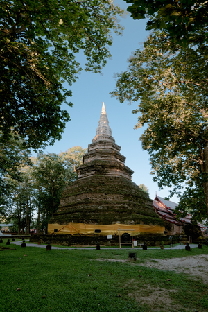 Wat Che Di Luang,This temple, with its large chedi, was probably the city's main temple during the city's heyday 650 years ago.Located in Chiang saen district,Chiang Rai,Thailand.の写真素材
