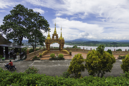 CHIANG RAI,THAILAND - SEPTEMBER 10 2017 :View at Phra Dhat Pha Ngao with Nice sky and Khong river golden triangle view ,Chiang sean Thailand.のeditorial素材