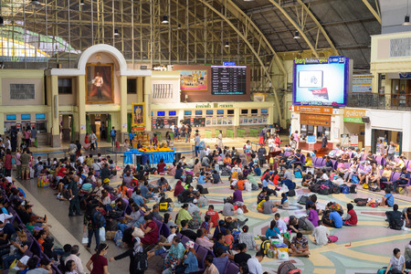 BANGKOK, THAILAND - APRIL 5, 2018: Hua Lamphong Bangkok Railwayのeditorial素材