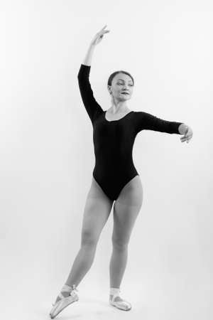 Full body shot of woman ballet dancer ready to danceの写真素材