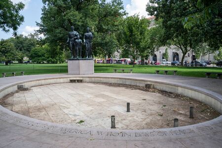 Washington, DC - August 5, 2019: The Boy Scouts Memorial, located at The Ellipse in Washington, D.C has an empty water fountainのeditorial素材