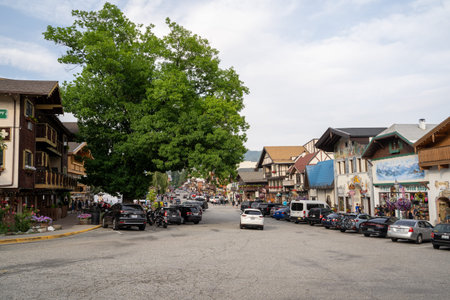 Leavenworth, Washington - July 4, 2019: The main street of the tourist area with shops and restaurants in the German Bavarian themed townのeditorial素材