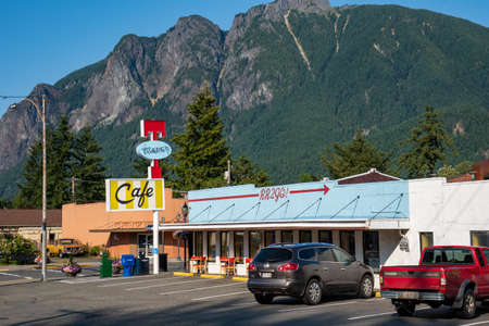 North Bend, Washington - July 29, 2020: Twedes Cafe, a retro diner, known for being featured on the 90s TV show Twin Peaksのeditorial素材