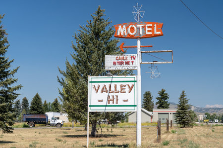 Cokeville, Wyoming - August 6, 2020: The abandoned and closed Valley Hi Motel signのeditorial素材