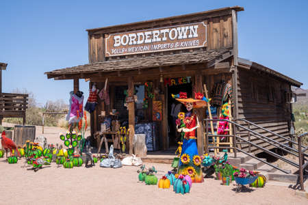 Goldfield, Arizona - May 9, 2021: The Bordertown store located in the tourist trap Goldfield ghost town, an old mining town, now a ghost town in Pinal Countyのeditorial素材