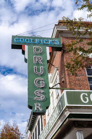Fredericksburg, Virginia - November 4, 2023: Neon sign for the famous Goolrichs Drugs pharmacy and drugstoreのeditorial素材