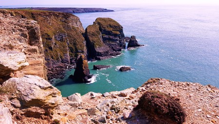 Beautiful cliffs and rock formations at south stack lighthouse, holyhead. Walesの写真素材