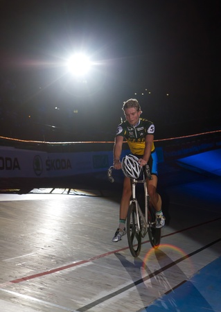 ZURICH-NOV. 30: Professional athletes competing in motorbike driven stayer race at Sixday-Nights Zürich 2011 at Zurich Hallenstadion November 30, 2011 in Zurich SUI.のeditorial素材