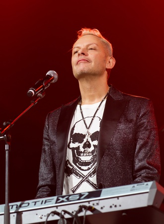 ZURICH-DEC. 03: Songwriter and producer Uwe Fahrenkrog-Petersen performs at Sixday-Nights Zuerich 2011 at Zurich December 03, 2011 in Zurich SUI. He is now part of duo Anders Fahrenkrog.のeditorial素材