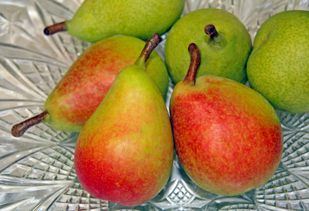 Pears in a fruit bowl