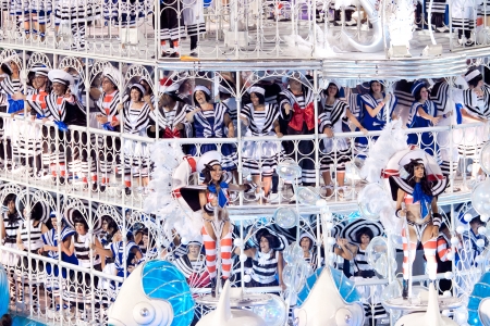 RIO DE JANEIRO - FEBRUARY 11: Show with decorations on carnival Sambodromo in Rio de Janeiro February 11, 2013, Brazil. The Rio Carnival is biggest carnival in world.のeditorial素材