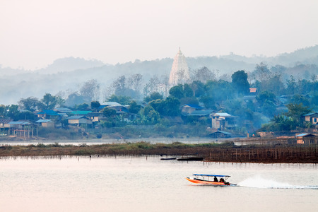 Morning on lake Vajiralongkorn, Sangkhla Buri, province Kanchanaburi, Thailandの写真素材