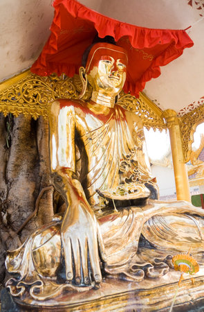 Golden Buddha statue, Bagan, Myanmar (Burma)の写真素材