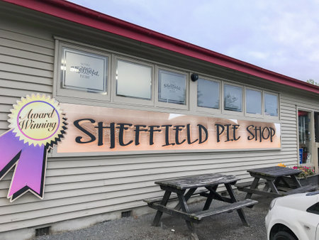 Canterbury / New Zealand - November 2 2017: park the car at Sheffield Pie Shop for bakery shoppingのeditorial素材