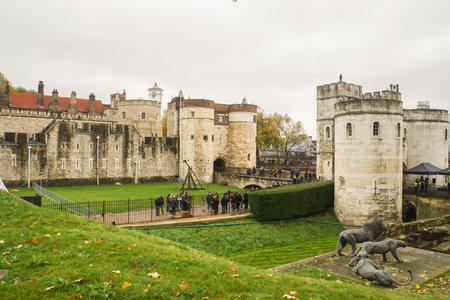 UK / London - November 16 2017: tourists at Tower of London for sightseeingのeditorial素材