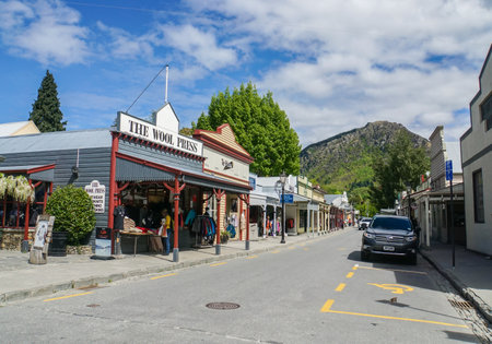 New Zealand: November 6 2017: vintage shopping center in Arrowtownのeditorial素材