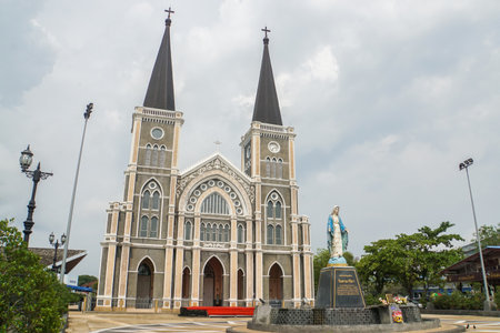 Thailand - March 18 2018:  vintage Gothic church with Blessed Virgin statue, landmark in Chantaburiのeditorial素材