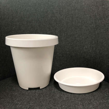 white empty plastic flower pot for gardening at home for hobby at homeの写真素材