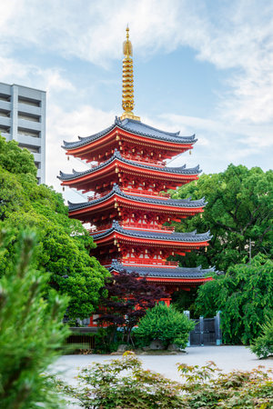 Famous Buddhism pagoda in Tochoji Temple in Fukuoka, Japanのeditorial素材