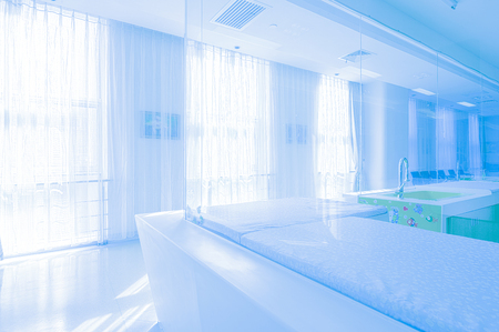 Long hospital hallway, background unfocused.のeditorial素材