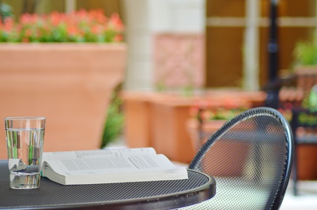 Read in a cafeの素材