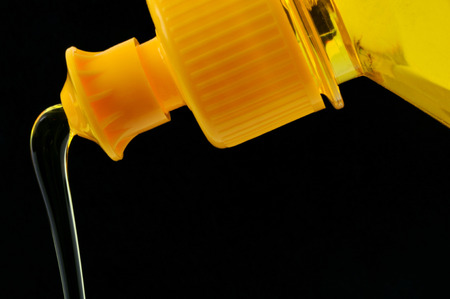 Pour dishwashing liquidの写真素材