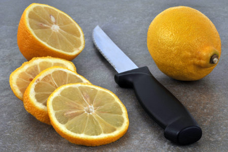 Whole lemon and lemon cut in slices