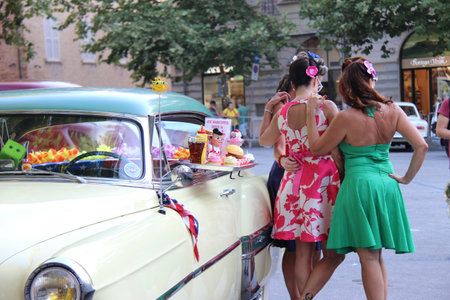 Senigallia, Italy 8 August 2019 is an international music festival focused on the US music and culture of the fifties. In the photo: people dressed up in the 50s style Summer Jamboreeのeditorial素材