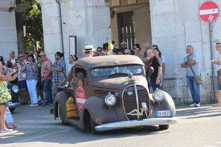 Senigallia, Italy 06 August 2019 is an international music festival focusing on American music and culture of the 1950s. In the photo: people dressed in the 50s and vintage carsのeditorial素材