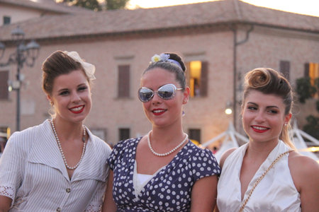 Senigallia, Italy 12 August 2019 is an international music festival focused on the US music and culture of the fifties. In the photo: people dressed up in the 50s styleのeditorial素材