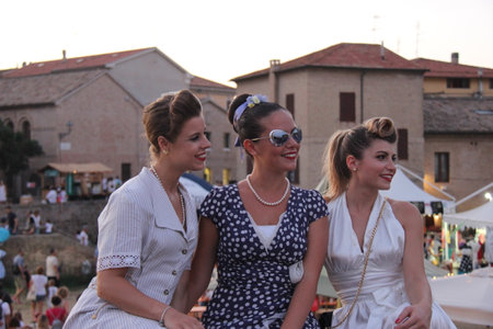 Senigallia, Italy 12 August 2019 is an international music festival focused on the US music and culture of the fifties. In the photo: people dressed up in the 50s styleのeditorial素材