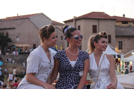 People vintage, Senigallia, Italy 12 August 2019 is an international music festival focused on the US music and culture of the fifties.In the photo: people dressed up in the 50s styleのeditorial素材