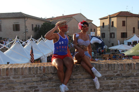 Senigallia, Italy 12 August 2019 is an international music festival focused on the US music and culture of the fifties. In the photo: people dressed up in the 50s style Summer Jamboreeのeditorial素材