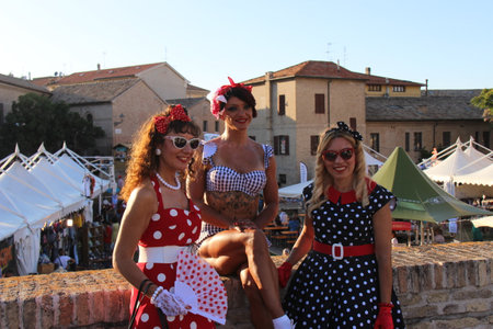 Senigallia, Italy 12 August 2019 is an international music festival focused on the US music and culture of the fifties. In the photo: people dressed up in the 50s style Summer Jamboreeのeditorial素材
