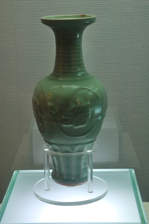 Longquan green printing tail bottleのeditorial素材