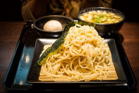 cold noodle with traditional japanese Zaru soba sliced fried seaweed on topping
