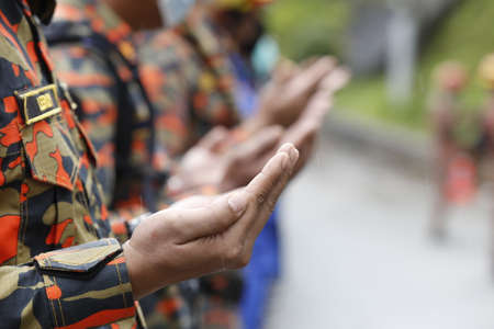 Yan, August 20, 2021: The Malaysian Fire and Rescue Department and various agencies are searching for flood victims caused by heavy water waves in Hulu Sungai Titi Hayun.のeditorial素材