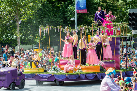 Adelaide, South Australia - November 14, 2015: Pageant Royal Family float at Credit Union Christmas Pageant 2015. Christmas Pageant is a community event with fantasy and fairy floats, colourful characters, clowns, bands, dancers and more!のeditorial素材