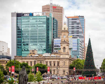 Adelaide CBD, Australia - November 18, 2017: Victoria Square with people after Christmas Pageant celebration on a day viewed towards northのeditorial素材