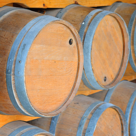 Wine fermentation tanks Brown is arranged in an orderly manner.