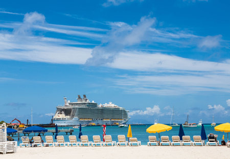 Massive White Cruise ship Docked in Philspsburg, ST Martinのeditorial素材