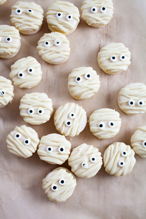 White mummy macaroons for Halloweenの写真素材