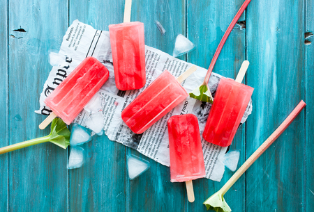 Refreshing popsicles made from homemade rhubarb juiceの写真素材