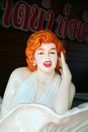 AYUTTAYA ,THAILAND- NOVEMBER 04, 2014: The Marilyn Monroe model at Thung Bua Chom floating marketのeditorial素材
