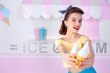 アイスクリーム屋の写真 イラスト素材一覧 27 634件 ストックフォトのamanaimages Plus