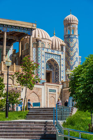 SAMARKAND, UZBEKISTAN - MAY 8, 2019: Memorial complex of Islam Karimov Samarkand, Uzbekistan.のeditorial素材