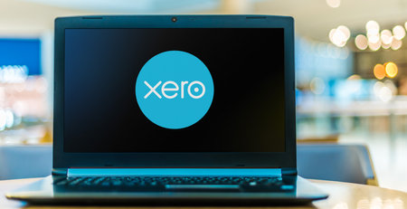 POZNAN, POL - JUN 16, 2020: Laptop computer displaying logo of Xero, a New Zealand technology company, offering a cloud-based accounting software platform for small and medium-sized businessesのeditorial素材