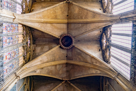 METZ, FRANCE - AUG 5, 2022: The interior of the Cathedral of Saint Stephen, Metz in Franceのeditorial素材